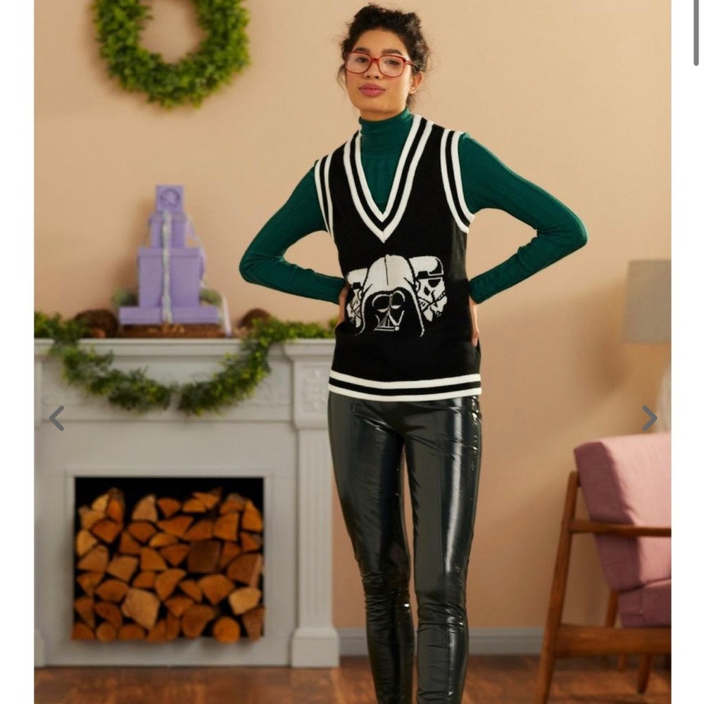 NWT Her Universe Star Wars Dark Side Sweater Vest Her Universe Exclusive.